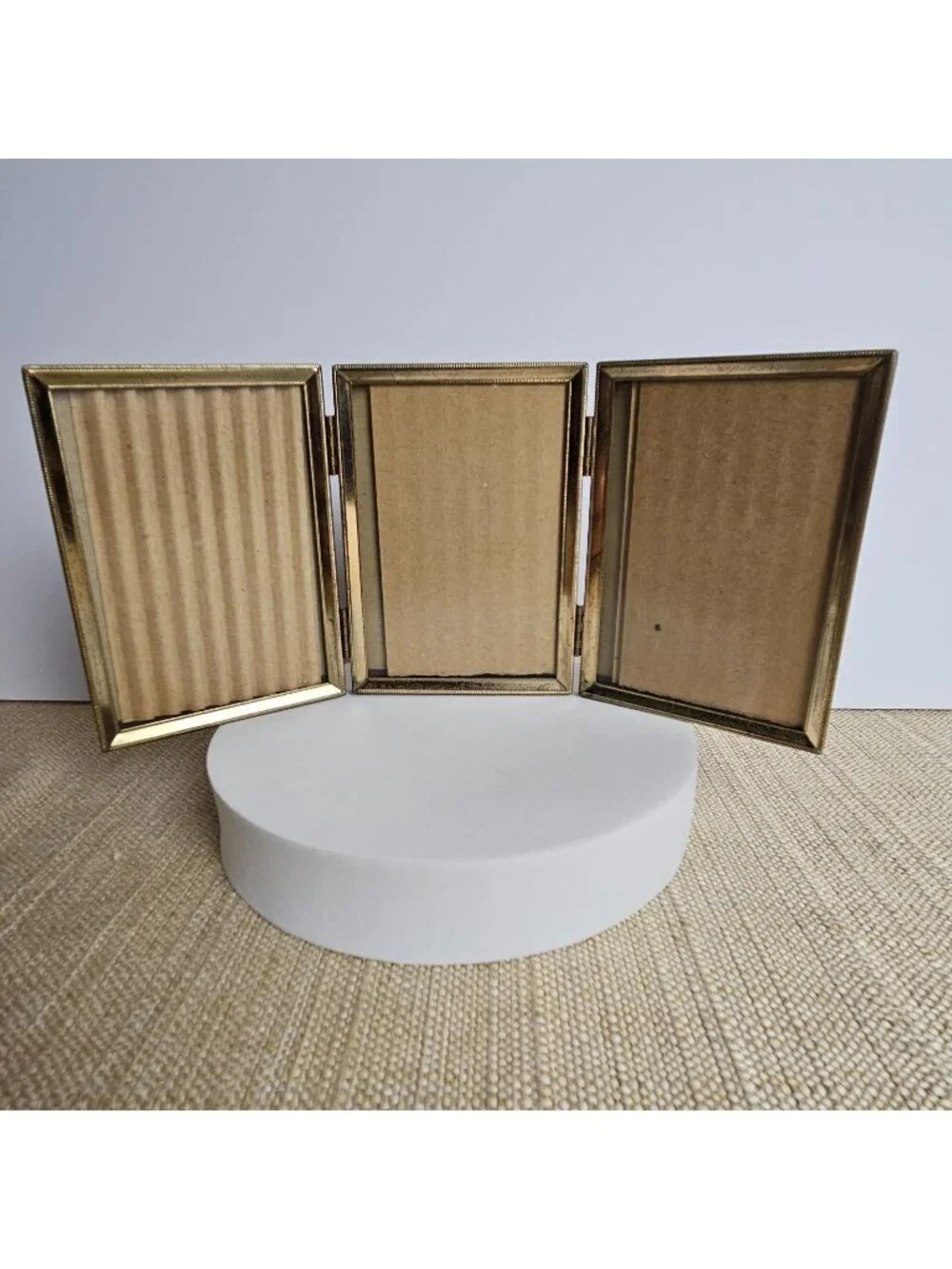 Vintage Triple Picture Frame 3x5 Gold Tone Metal Folding Photo Frame Matte Glass